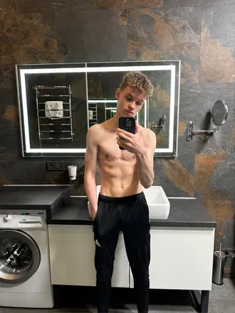 OnlyFans of lucas18_twink