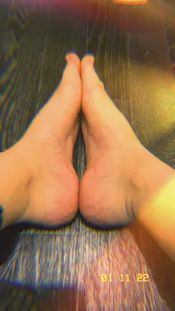OnlyFans cuenta petitefeetboo header 2