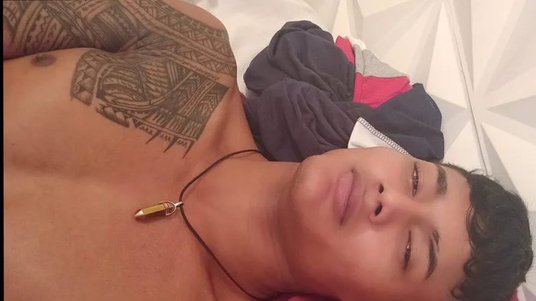 OnlyFans cuenta u258320247 header 2