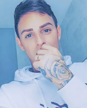 OnlyFans cuenta cameronjamesxxx header 2