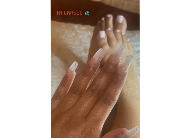 OnlyFans cuenta thickass_e header 2