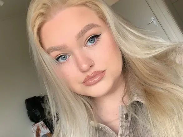 OnlyFans account  ddaphnex avatar 1