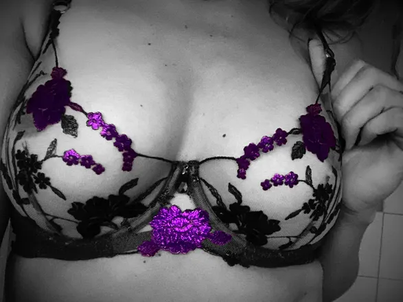 OnlyFans cuenta em_eliee header 2