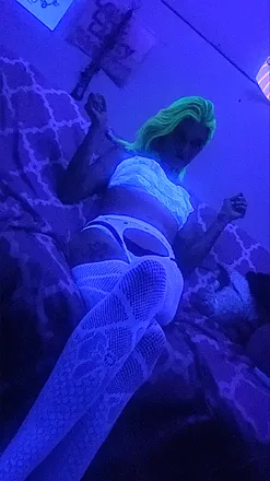 OnlyFans cuenta metal_barbie header 2