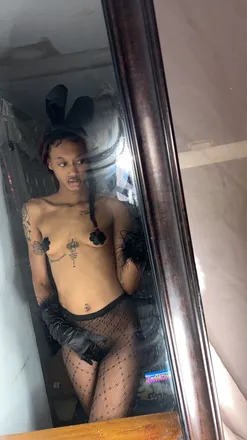 OnlyFans cuenta sexxinyy header 2