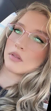 OnlyFans cuenta yourbestieshotmom header 2