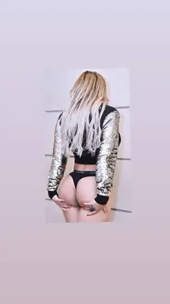 OnlyFans cuenta hollypy header 2