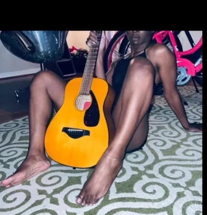 OnlyFans account  d.d.tee header 2