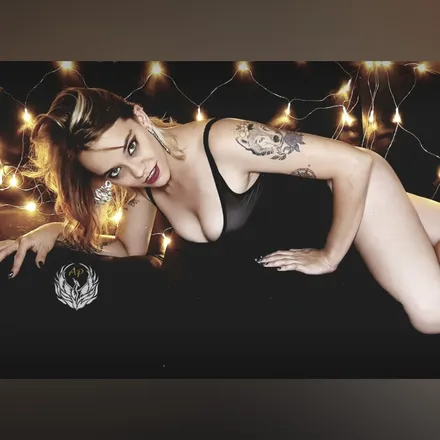 OnlyFans cuenta ashleyphoenixofficial header 2
