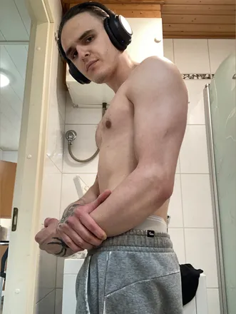 OnlyFans account  cedrichasfun header 2