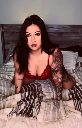 OnlyFans cuenta carlyvonwolf avatar 1