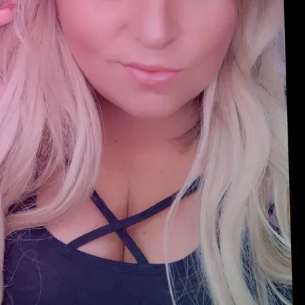 OnlyFans account  yournextdoorneighbor4u avatar 1