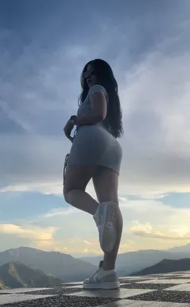 OnlyFans cuenta crystalovee header 2