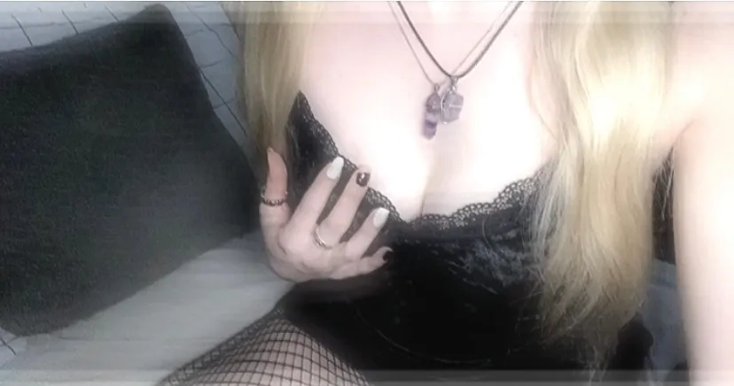 OnlyFans account  deathnotelix header 2