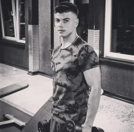 OnlyFans cuenta alexmark1699 header 2