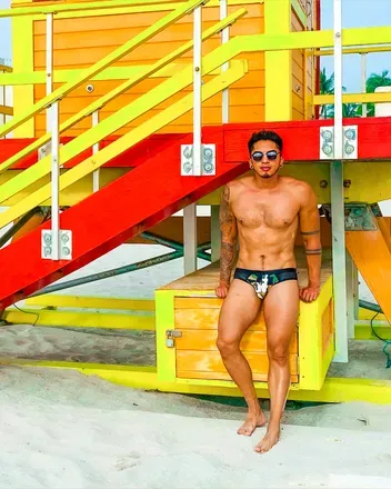 OnlyFans account  cesarstrong header 2