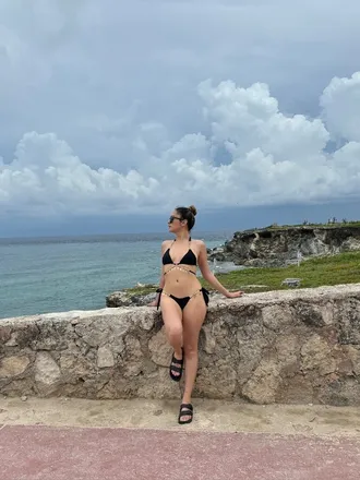 OnlyFans account  queenzafi header 2