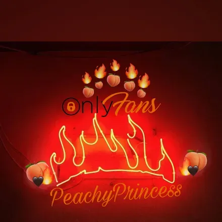 OnlyFans cuenta peachyprincess_00 header 2