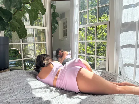 OnlyFans account  lizequalsasmr header 2