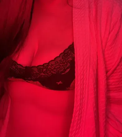 OnlyFans cuenta scarlet_elise header 2