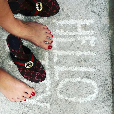 OnlyFans cuenta blueeyedfootgoddess header 2