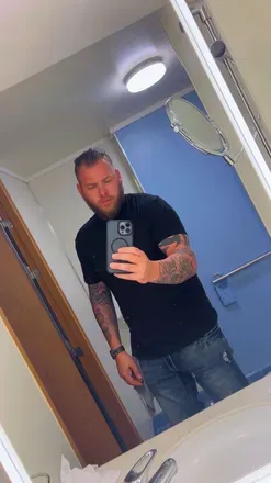 OnlyFans cuenta vikingdaddy1990 avatar 1
