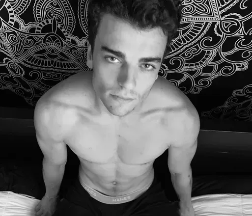 OnlyFans account  greywhite55 avatar 1