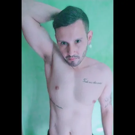 OnlyFans cuenta adrianoomar header 2
