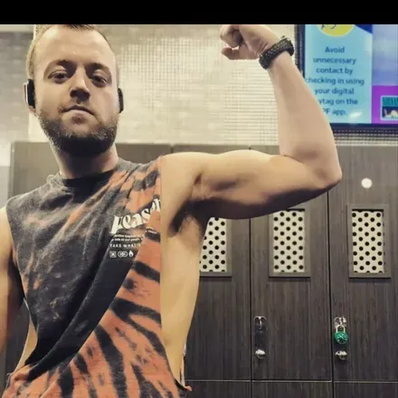 OnlyFans account  bennyfitxxx header 2