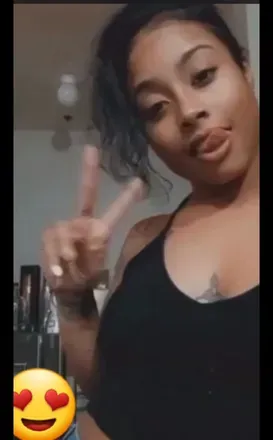 OnlyFans cuenta prettypetite93 avatar 1