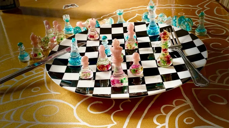 OnlyFans cuenta naked-chess header 2