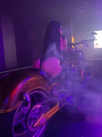 OnlyFans account  elliesinx header 2