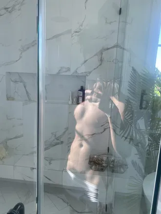 OnlyFans account  simplyderek header 2