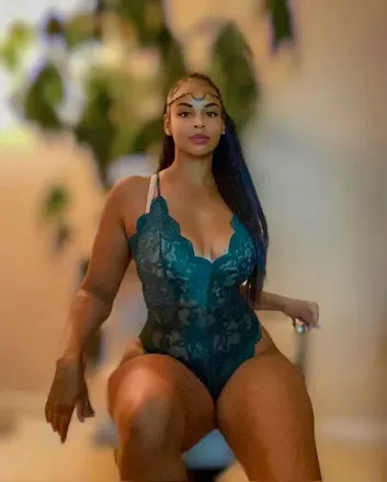 OnlyFans account  bellacriz avatar 1