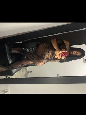 OnlyFans cuenta raven_09 header 2