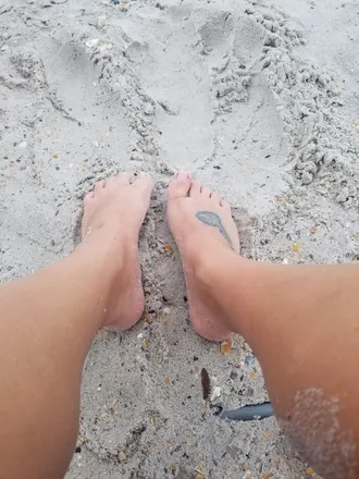 OnlyFans cuenta breezeyfeet header 2