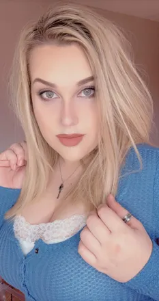 OnlyFans account  beelee33 header 2