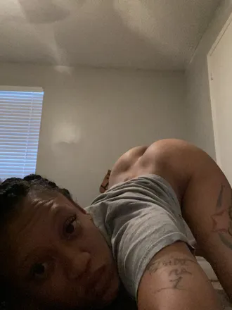 OnlyFans cuenta promisetobeyourfavorite header 2