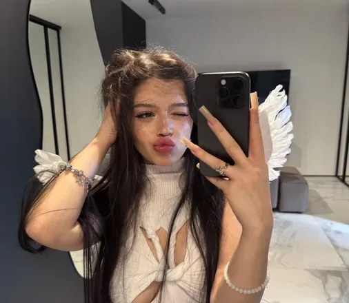 OnlyFans account  leahgarnett avatar 1