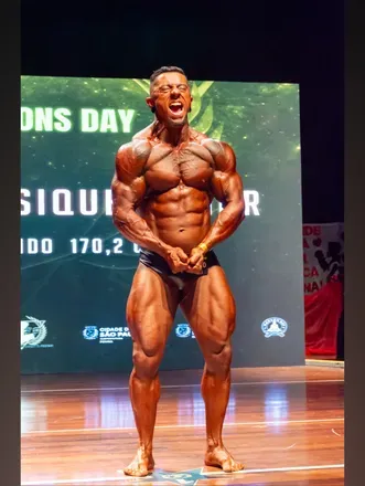 OnlyFans account  davidpive avatar 1