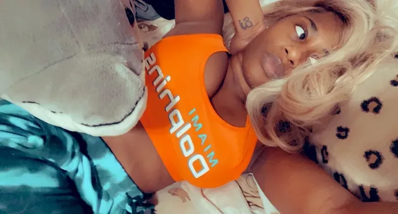 OnlyFans account  y3llowgurl44 header 2