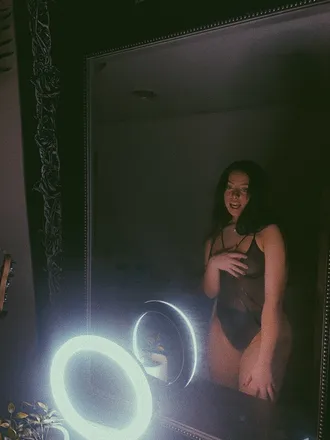 OnlyFans cuenta yourfavoritefeline header 2