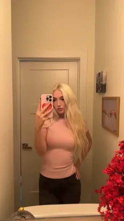 OnlyFans account  riababe avatar 1