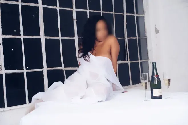 OnlyFans cuenta novaraye2 header 2