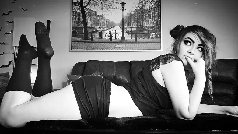 OnlyFans account  dixonxdoll header 2