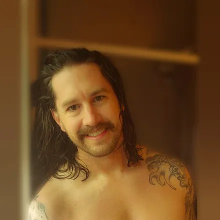 OnlyFans cuenta wisdomandwhiskey header 2