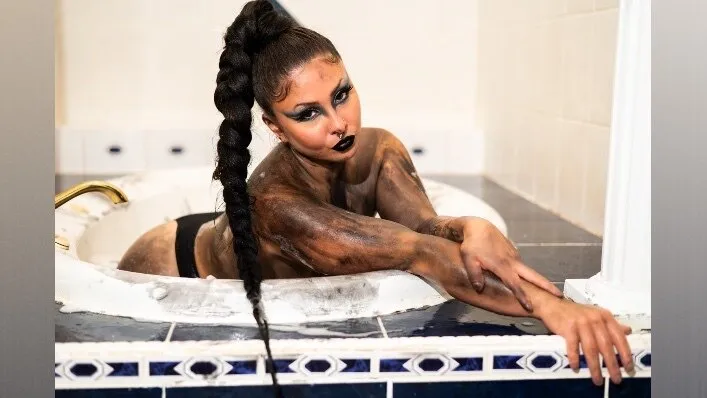 OnlyFans account  pixiexmae header 2