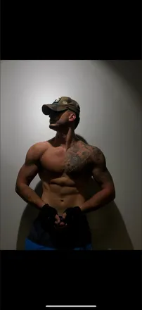 OnlyFans cuenta alphasecret111 header 2