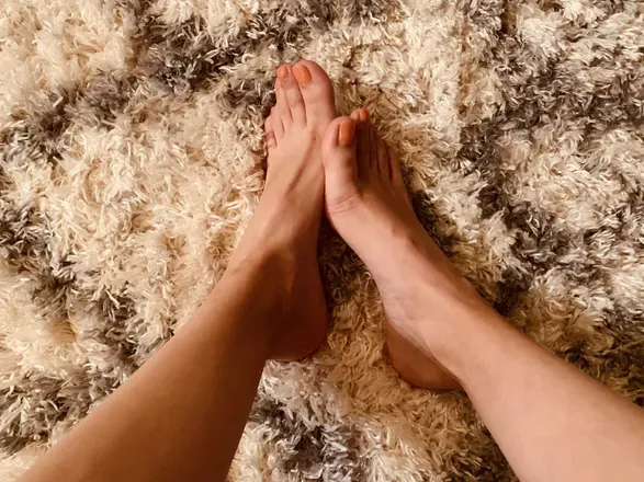 OnlyFans cuenta feetsbeetsbg avatar 1