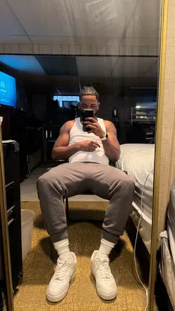 OnlyFans account  simp4bear avatar 1